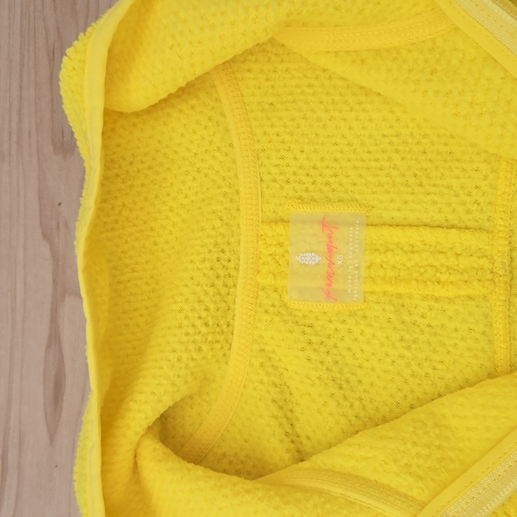 NWT FP Movement Ziggy Zip Up Fleece, Yellow, Size XS - Picture 2 of 4